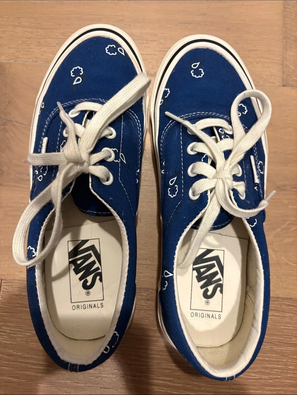 *RARE* Vans OG era blue paisley California